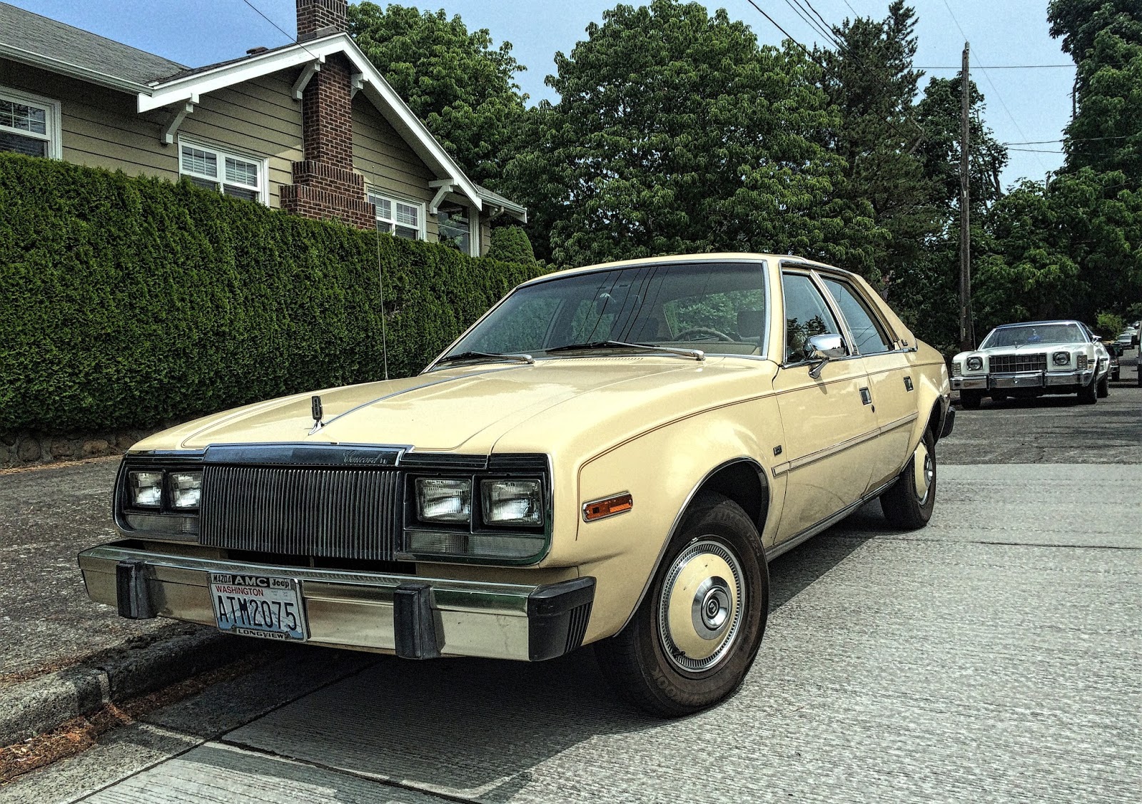 découvrez l'amc concord dl, une voiture emblématique alliant design classique et performances impressionnantes. plongez dans l'univers de l'automobile vintage avec ce modèle intemporel, parfait pour les passionnés et les collectionneurs. explorez ses caractéristiques uniques et son histoire fascinante.