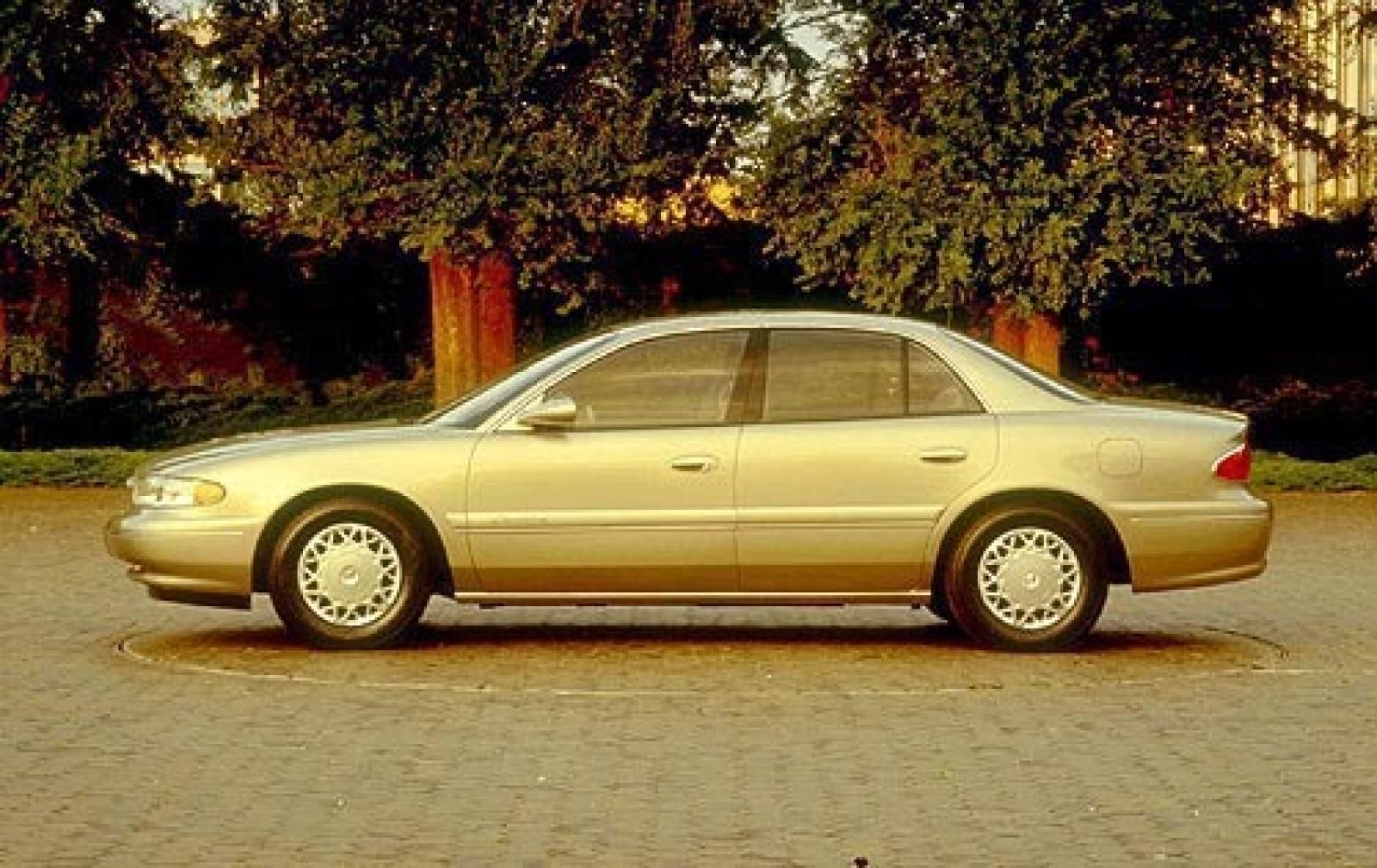 découvrez la buick century, une berline emblématique alliant élégance, confort et performance. explorez son design raffiné et ses caractéristiques innovantes qui font de chaque trajet une expérience inoubliable.
