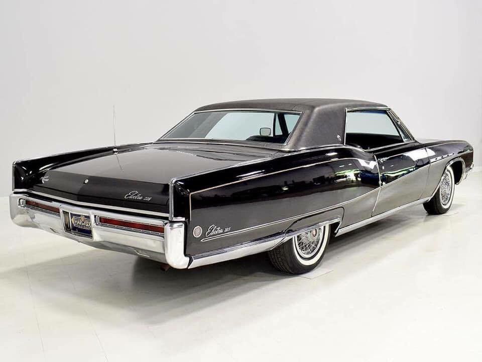 découvrez la buick electra 225, une voiture emblématique alliant élégance, confort et performances. plongez dans l'histoire de ce modèle classe des années 1960, alliant design sophistiqué et technologie avancée.