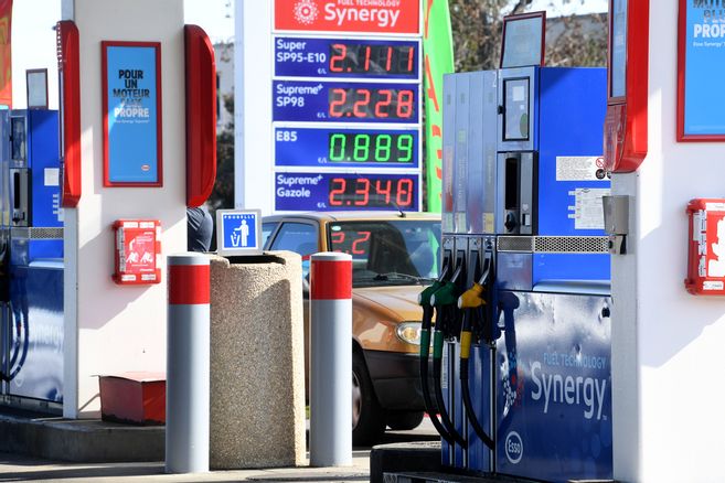 explorez les performances et l'efficacité du dasher diesel, un véhicule alliant puissance et économie de carburant. découvrez ses caractéristiques innovantes et son design robuste, idéal pour les conducteurs en quête de fiabilité et de confort sur route.