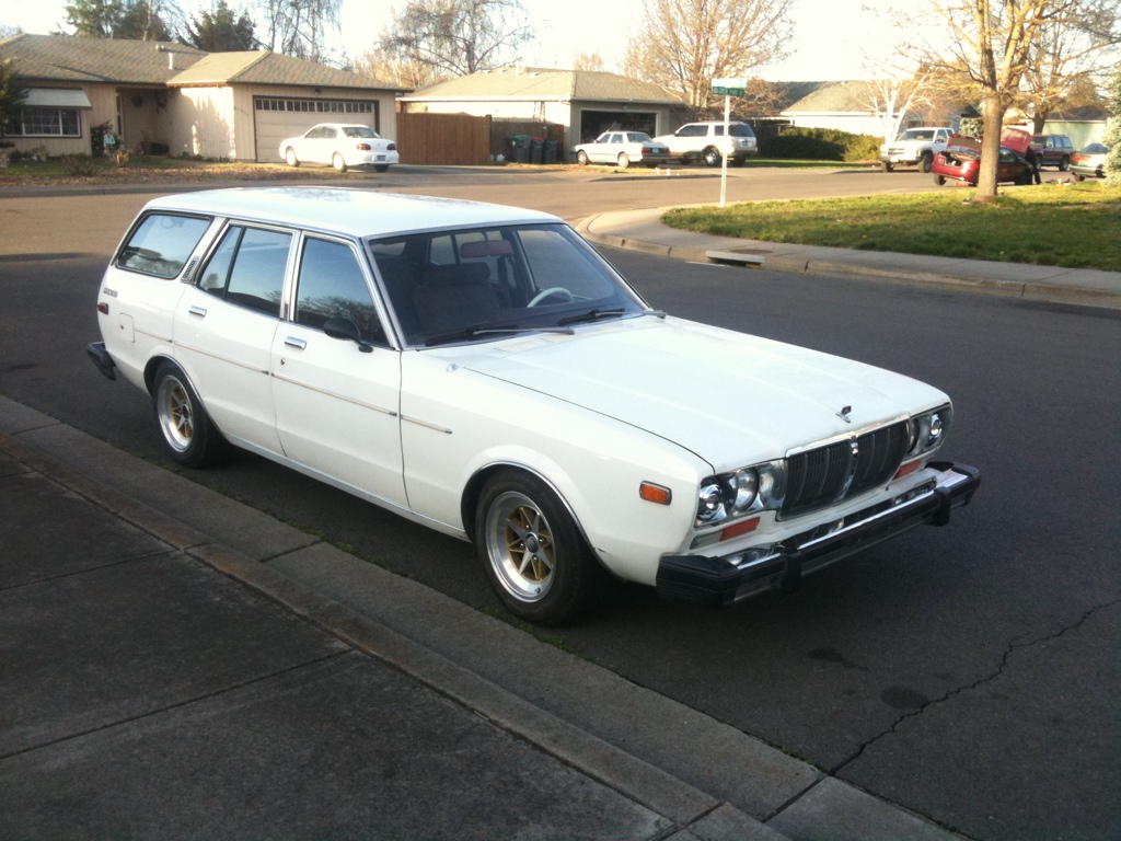 découvrez la datsun 810, une berline emblématique alliant style classique et performance remarquable. apprenez-en davantage sur son design unique, ses caractéristiques techniques et son impact dans l'histoire automobile.