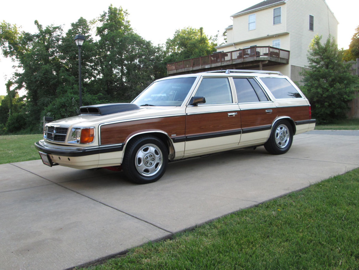 découvrez la dodge aries sw, un véhicule spacieux et polyvalent qui allie confort et performance. idéale pour les familles ou les aventuriers, elle offre un intérieur vaste, des caractéristiques modernes et une conduite agréable. explorez les atouts de cette voiture emblématique.