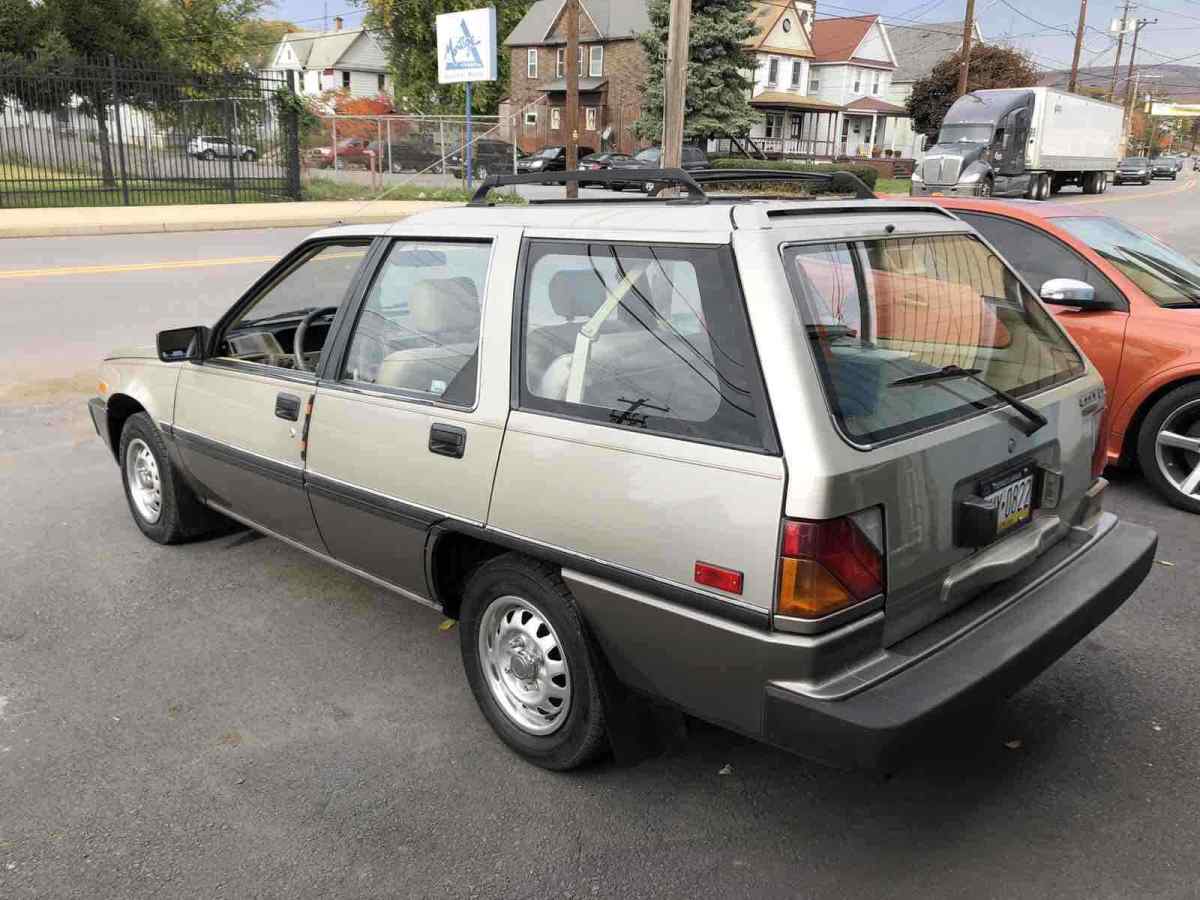 découvrez le dodge colt, une voiture compacte alliant performance, confort et style. explorez ses caractéristiques, son design innovant et l'expérience de conduite unique qu'il offre. idéal pour la ville comme pour les longs trajets.