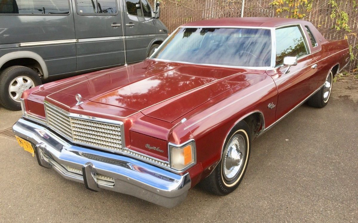 découvrez la dodge monaco, une berline emblématique américaine qui allie puissance, confort et style. explorez son design audacieux, ses performances remarquables et son héritage automobile. plongez dans l'univers de la dodge monaco et vivez une expérience de conduite inégalée.