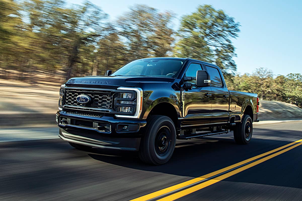 découvrez le ford f250, un camion robuste et polyvalent, conçu pour une performance exceptionnelle sur tous les terrains. que ce soit pour le travail ou les loisirs, le f250 allie puissance, confort et technologie avancée. explorez ses caractéristiques uniques et préparez-vous à conquérir la route.