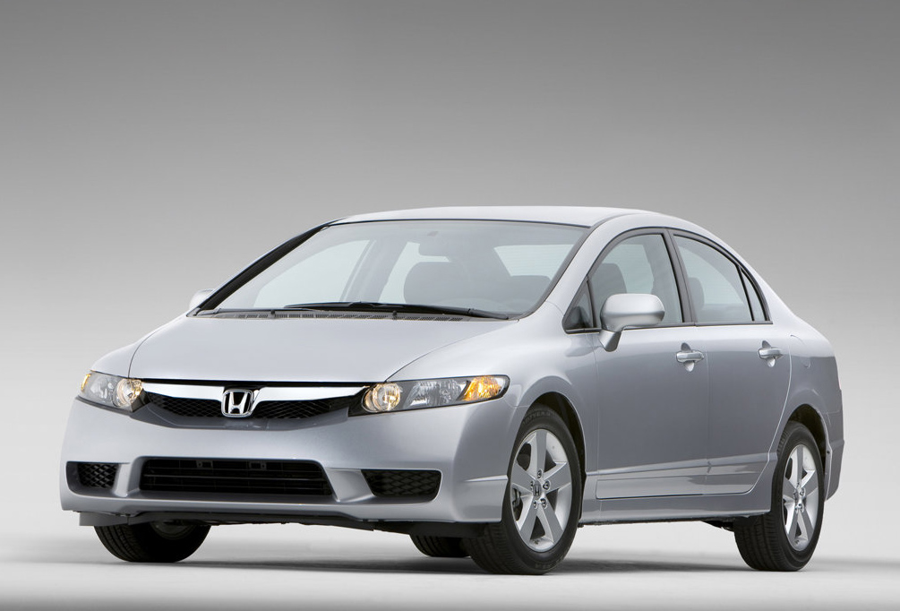 découvrez la honda civic, un véhicule alliant performance, confort et style. explorez ses caractéristiques techniques, son design moderne et ses innovations technologiques pour une expérience de conduite inégalée. parfaite pour la ville comme pour les longs trajets.