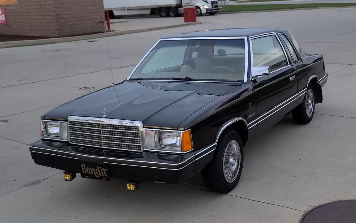 découvrez la plymouth reliant, une voiture emblématique qui allie design classique et performance. explorez ses caractéristiques uniques, son histoire fascinante et son impact sur l'industrie automobile.