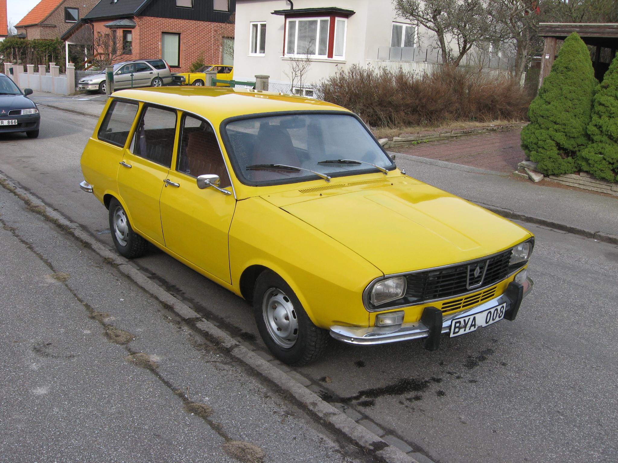 découvrez la renault 12, une berline emblématique des années 70, alliant confort et style avec des performances fiables. plongez dans l'histoire et les caractéristiques de ce modèle mythique qui a marqué son époque.