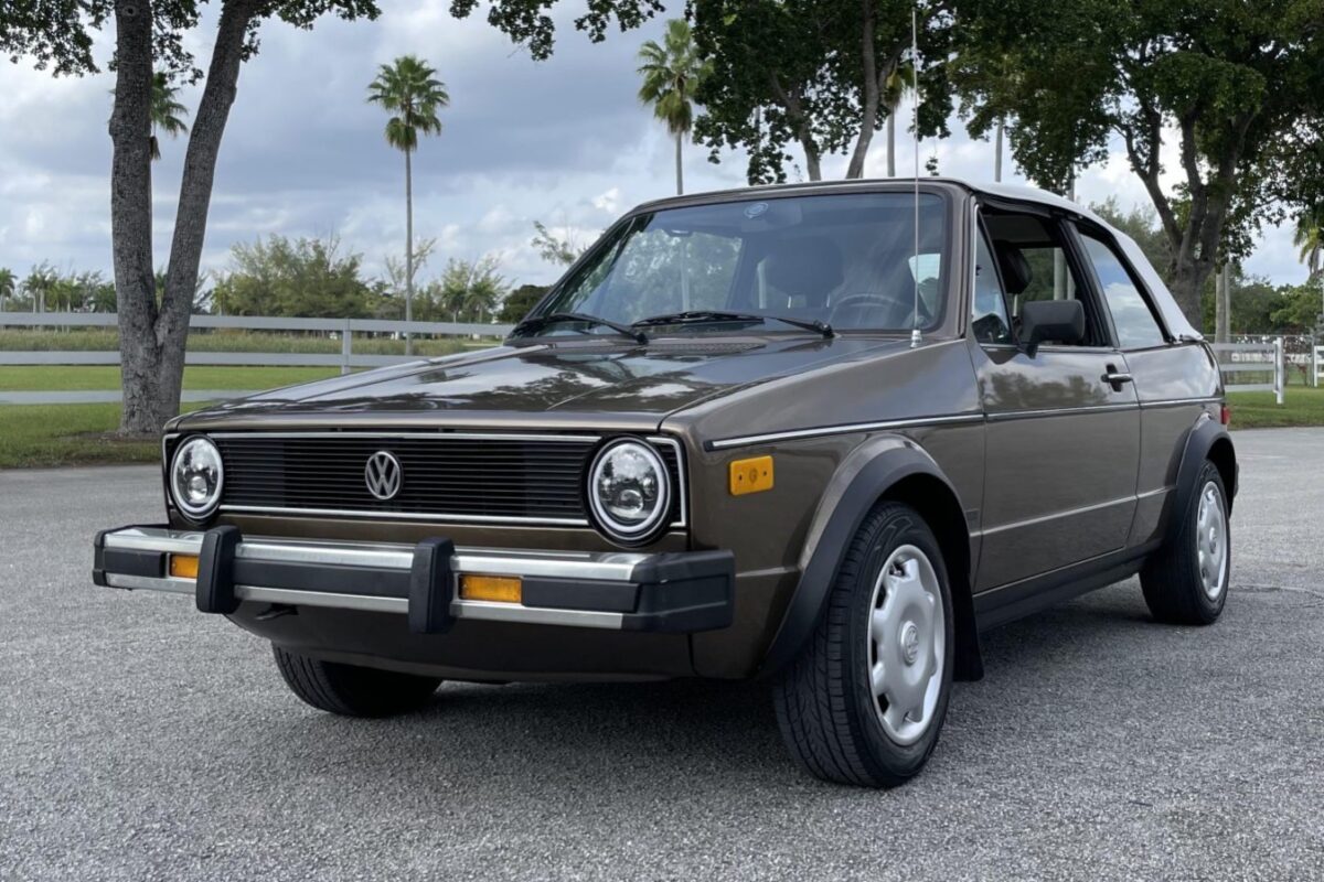 découvrez le vw rabbit c diesel, une voiture alliant performance et efficacité énergétique. idéale pour les trajets quotidiens, son moteur diesel offre une conduite agréable tout en réduisant votre consommation de carburant. explorez ses caractéristiques, son confort et sa fiabilité dans notre guide complet.